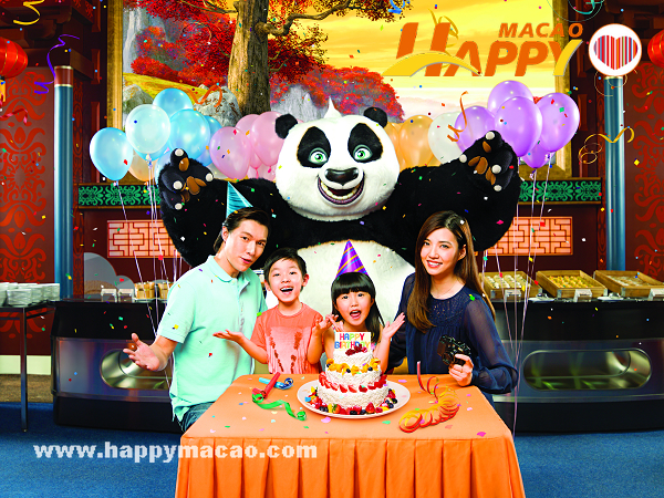 DreamWorks_Experience_Birthday_Parties_Po_with_family