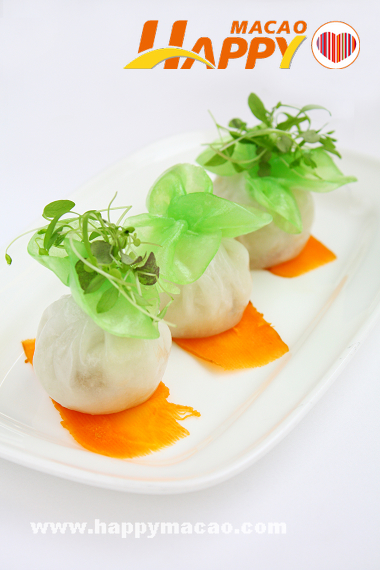 Diced_Abalone_with_Cabbage_Dumplings_2