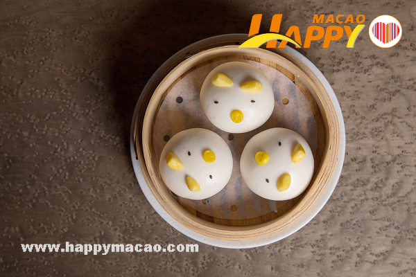 Man_Ho_Dim_Sum__-_Man_Ho_Dim_Sum_-_Steamed_Bun_Filled_with_Birds_Nest_and_Egg_Custard