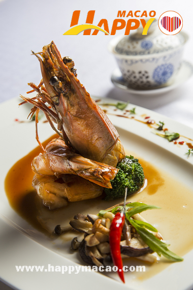 Wild_Mushroom_-_Pan-fried_King_Prawn_with_Wild_Mushroom