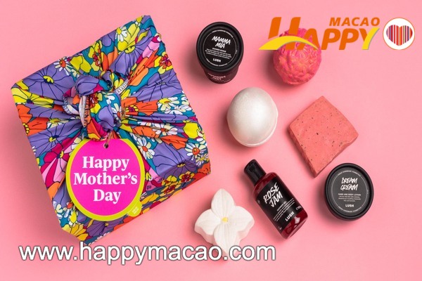 Lush_Happy_Mothers_Day_Gift_PR_Shot_1_1