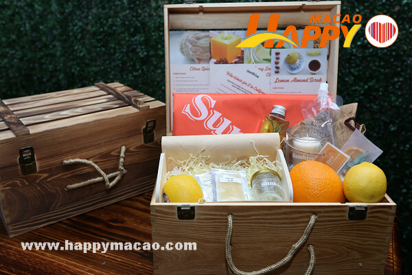 SunkistCreations_Picnic_Hamper_1