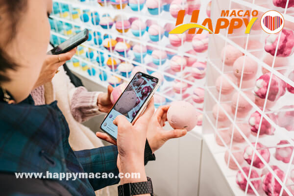 Lush_Harajuku_Bath_Bomb_Shop_2_1