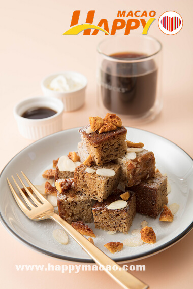 Starbucks_Banana_Walnut_Bread_with_Maple_Syrup__Cream_1_1