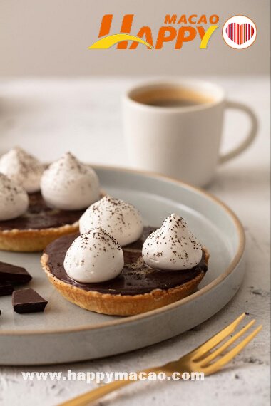 Starbucks_Coffee_Chocolate_Hazelnut_Tart_1