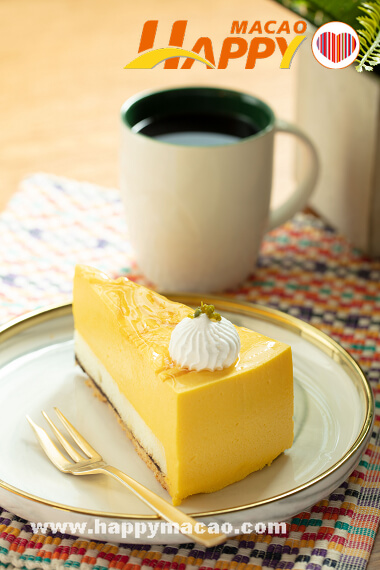 Starbucks_Mango_Passion_Fruit_Mousse_Cake_1