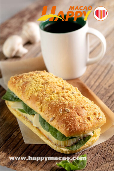 Starbucks_Mushroom__Broccoli_Frittata_Maize_Ciabatta_1