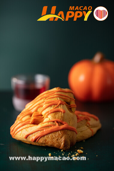 Starbucks_Roasted_Pumpkin_Scone_1_1