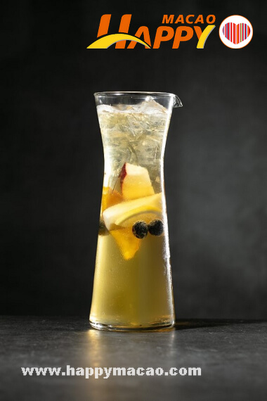 Starbucks_White_Tea_Sangria_1