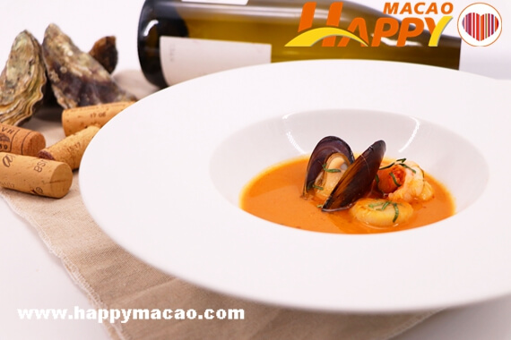 La_Bouillabaisse_Bouillabaisse_Fish_Soup