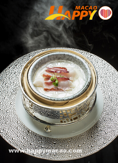 P003_Jade_Dragon___Steamed_Sliced_Garoupa_with_Egg_White_Custard_and_Aged_Huadiao_Wine_1