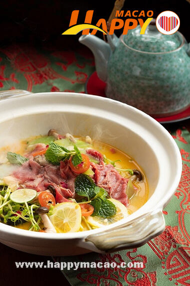 North_-_Slow-cooked_sliced_beef_and_pea_shoots_with_spicy_sour_broth__1