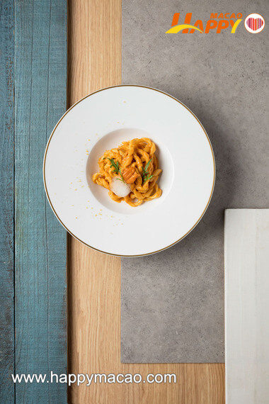 Sea_urchin_with_fusilli_Gentile_red_mullet_bottarga_1_1_1