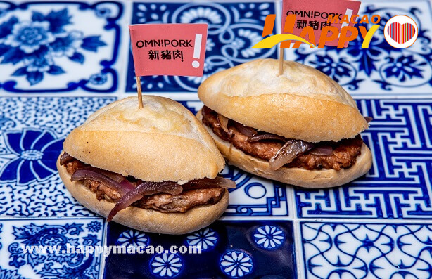 _Sands_Omnipork_pork_chop_bun_1